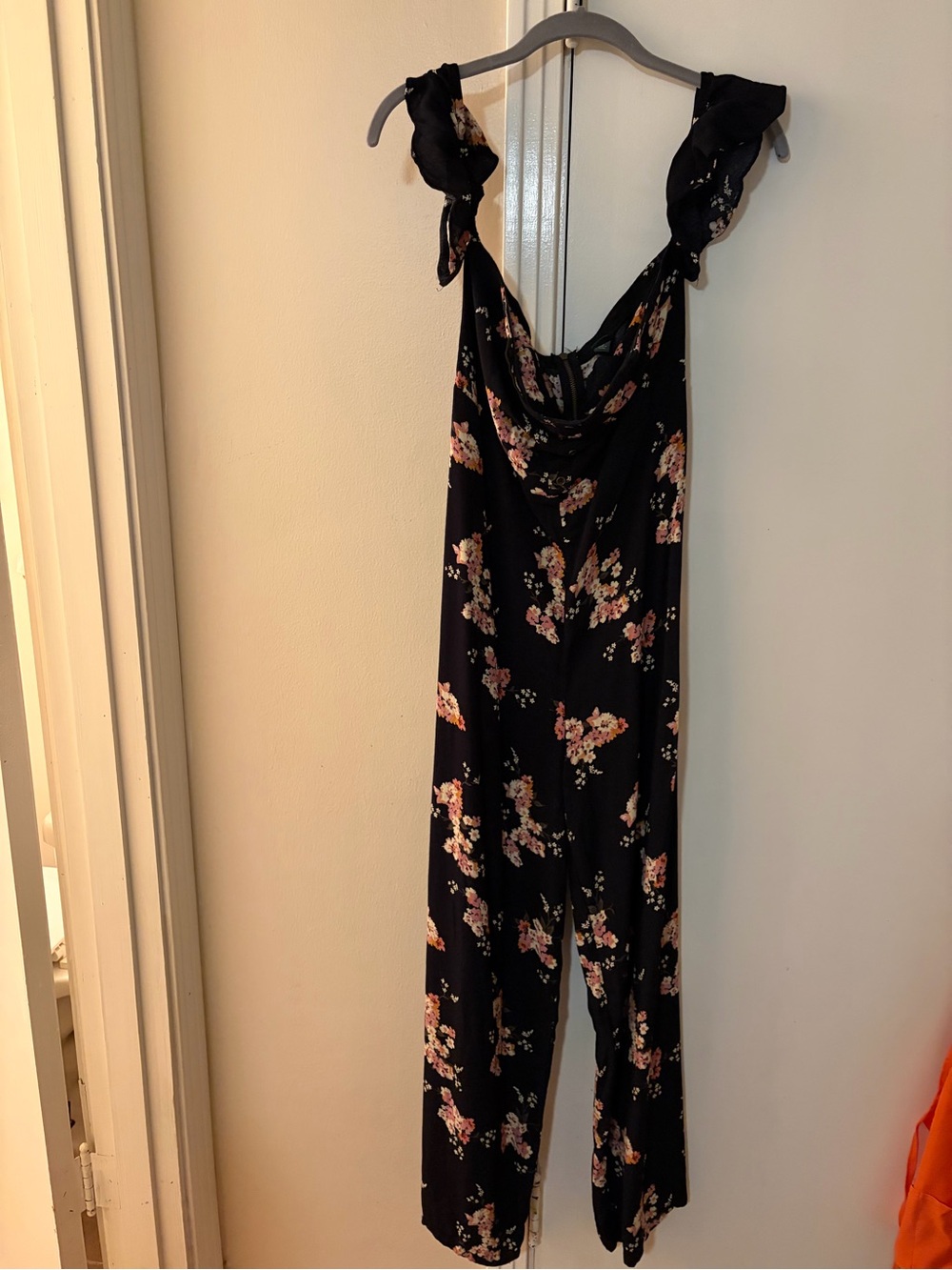 Black floral romper - Picture 2 of 2